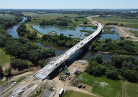 Most nad Sanem na finiszu - Mosty Łódź S.A.